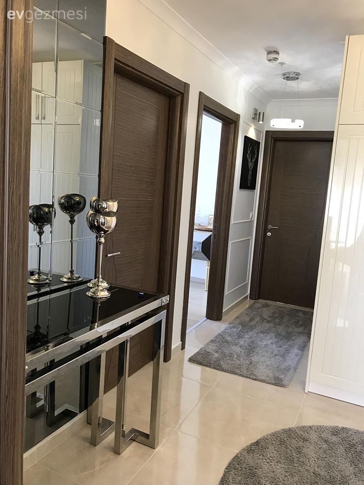 Cansu hanımın evinden yeni bölümler. Yine ışıl ışıl, yine çok şık!