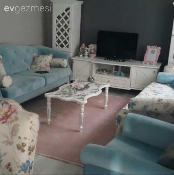 Çiçekli desen, Mavi, Pembe, Salon, Sehpa, Tv ünitesi