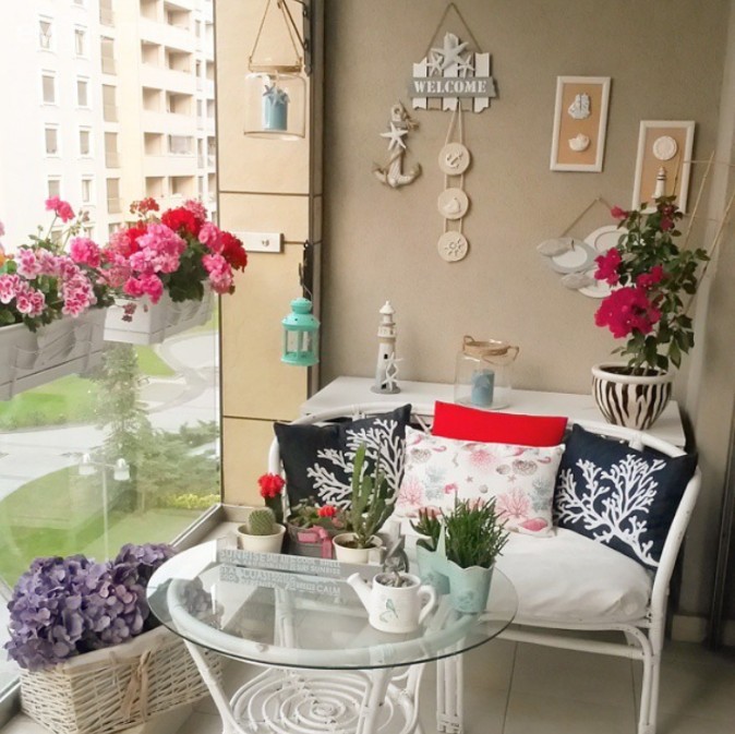 Balkon, Beyaz, Çiçekler, Kırmızı, Siyah