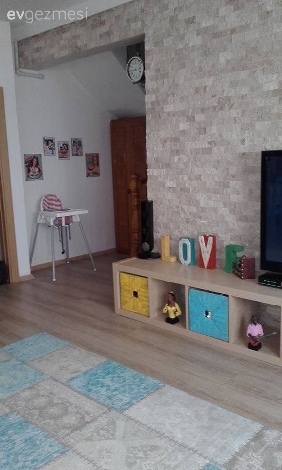 Esra hanımın el emeğiyle yenilediği, renkli ve cıvıl cıvıl evi..