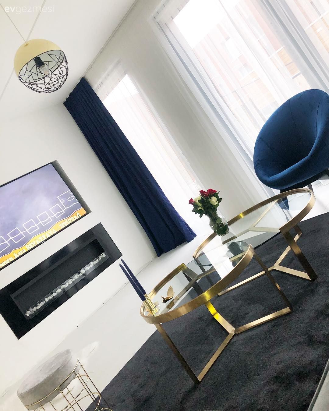 Bu Salonda Sade Ve Sofistike Bir Ortam Var