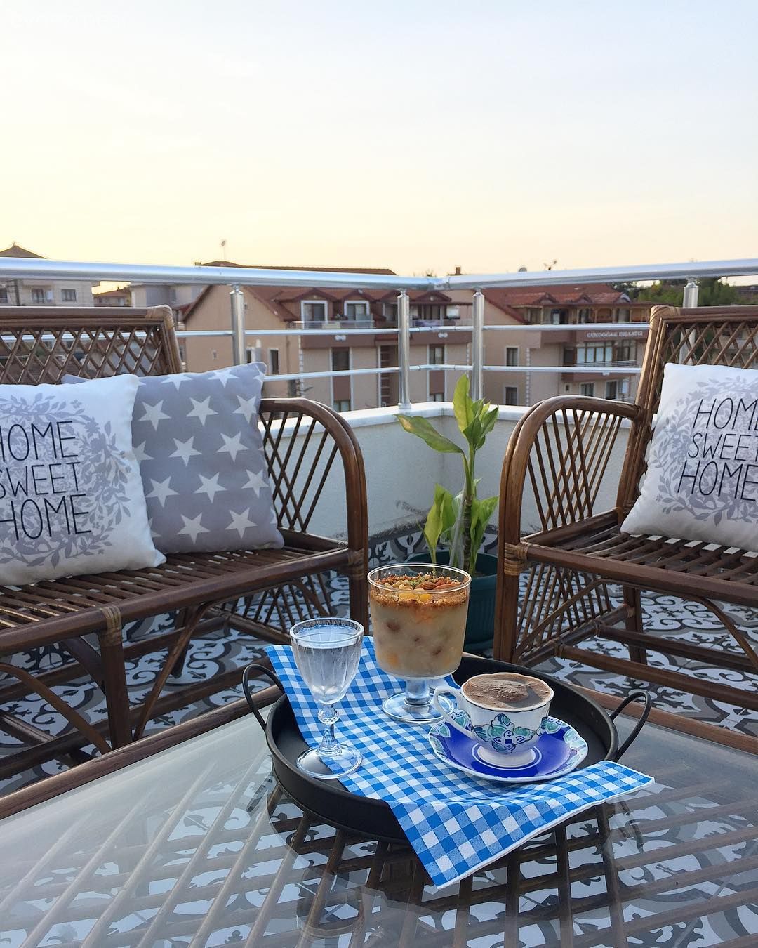 Teras, Balkon oturma grubu