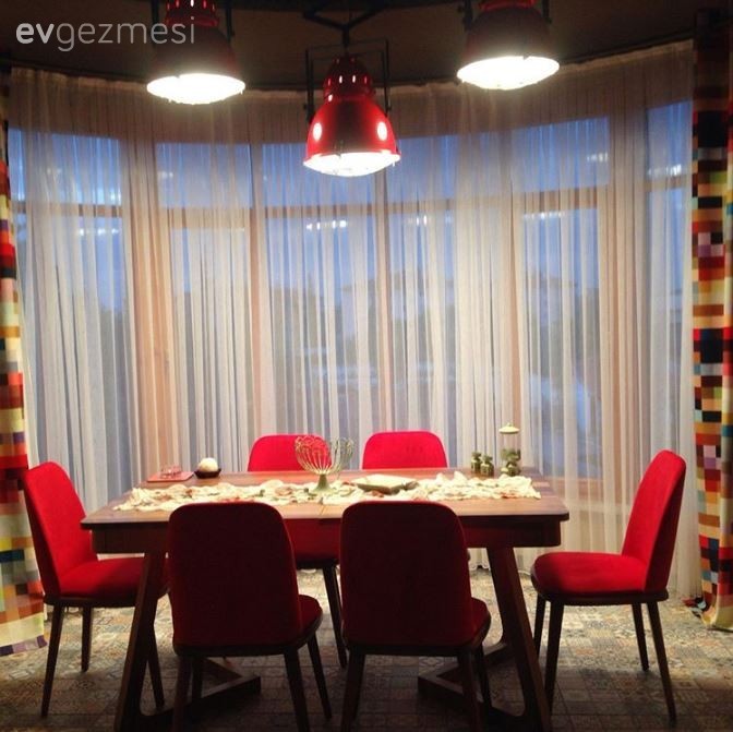 Tuğçe hanımın nostaljik ve modern stilin birleştiği evi..