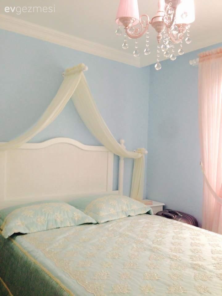Mavi, Pembe, Yatak Odası, Yatak tacı