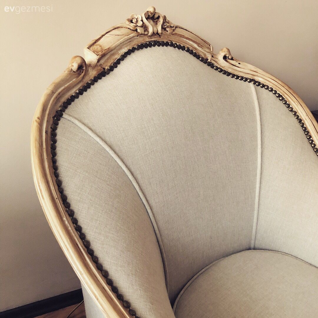 Eski Berjer Nihal Hanımın Ellerinde Yeni Bir Hayat Bulmuş