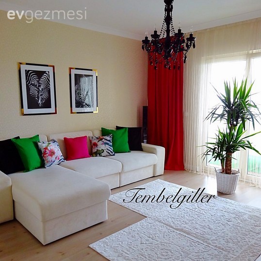 Aydınlatma, Dekoratif Objeler, Duvar dekorasyonu, Kırmızı, Öncesi / Sonrası, Oturma Odası, Perde