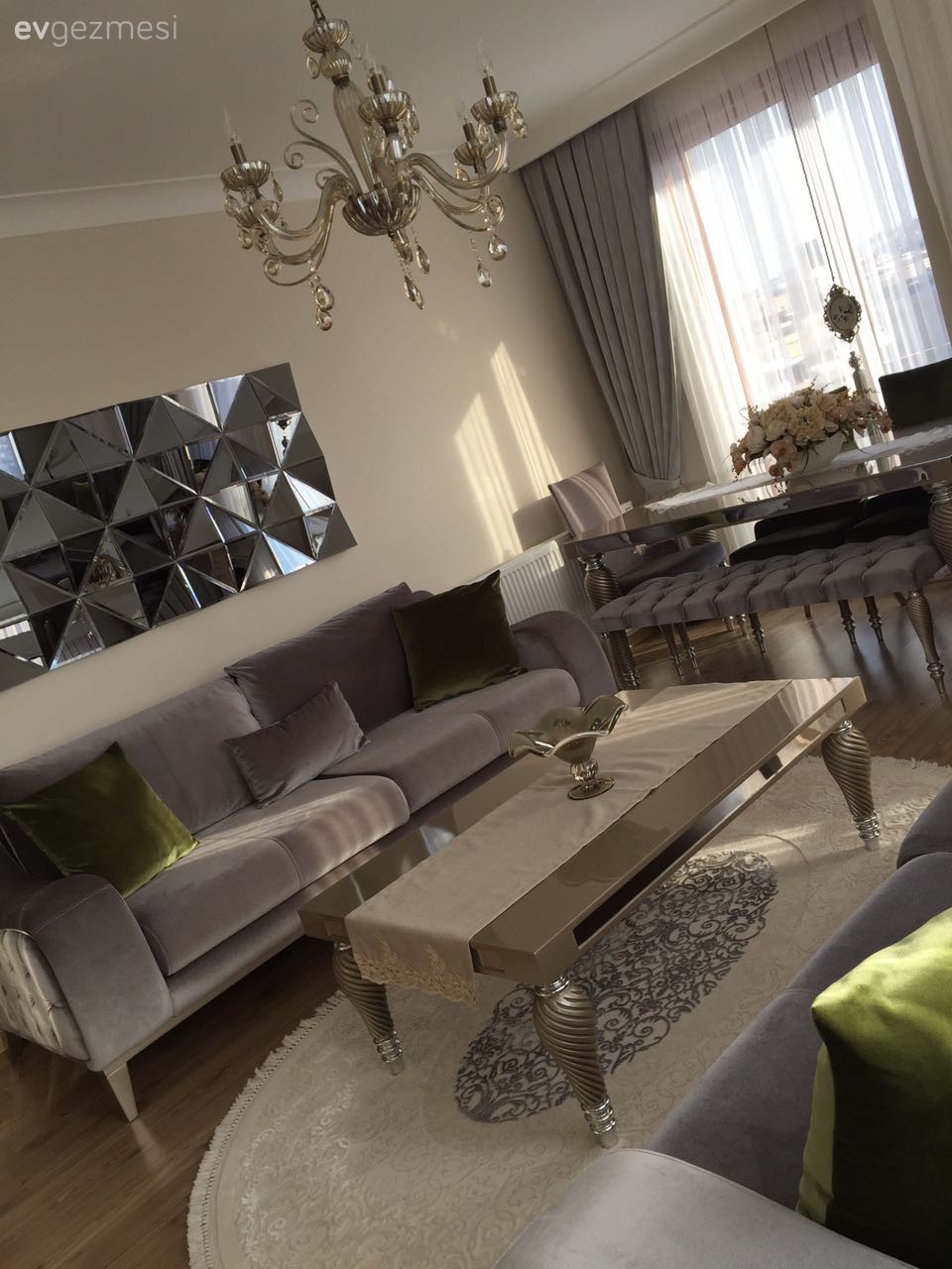 Klasik esintilerle, göz alıcı ve şık: İlknur hanımın evi..