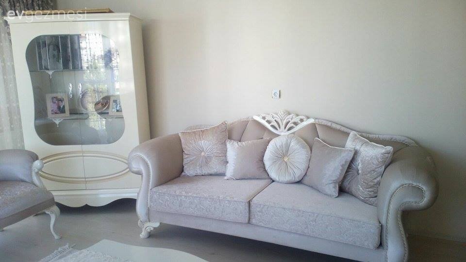 Yasemin hanımın monokrom krem renkle, sakin ve zarif evi..