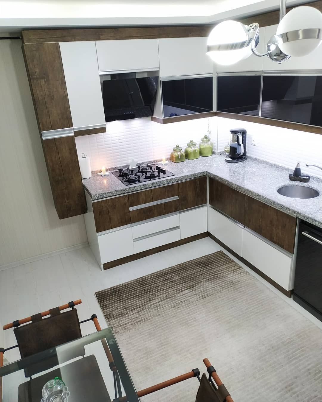 Mutfak, Modern mutfak, Beyaz ve ahşap mutfak, L-tipi mutfak, Mutfak halısı