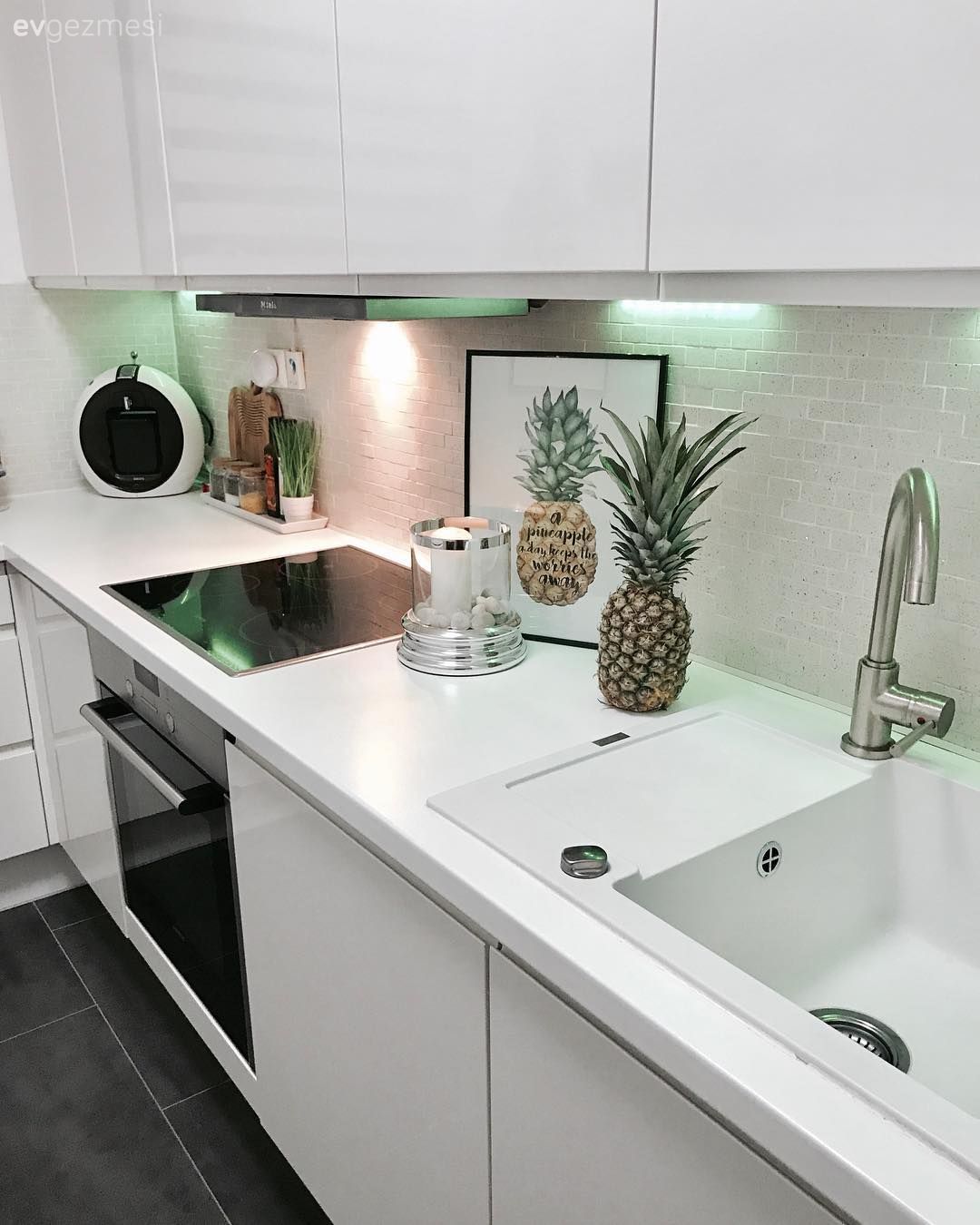 Beyaz mutfak, Modern mutfak, Mutfak, Kulpsuz mutfak dolabı