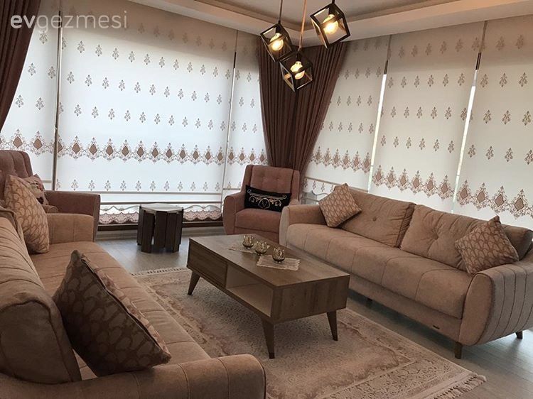 Göz alıcı salon ve renkli yaşam alanları. Mavi hanımın evinden..