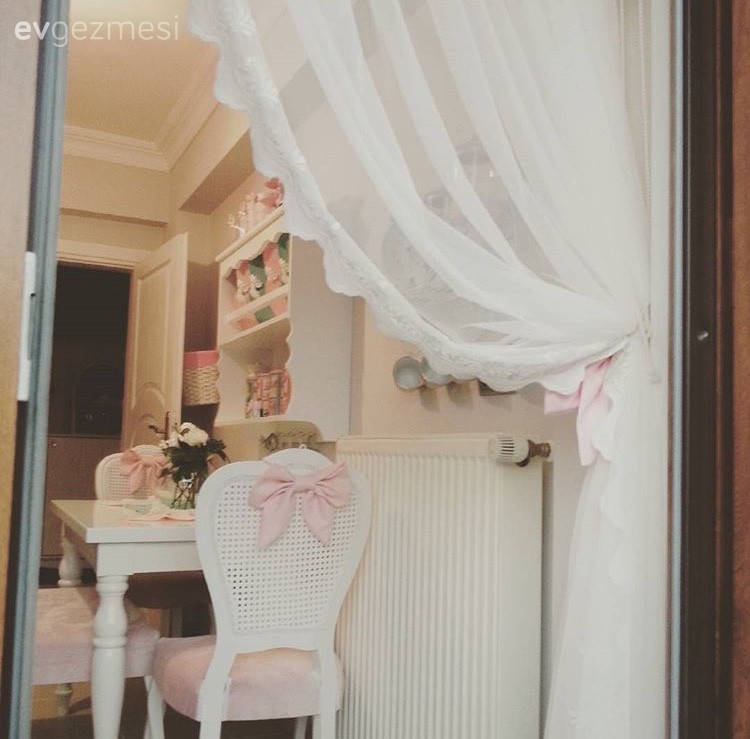 Mutfak, Mutfak masası, Perde