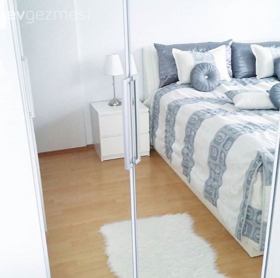 Beyaz, Gri, Yatak Odası