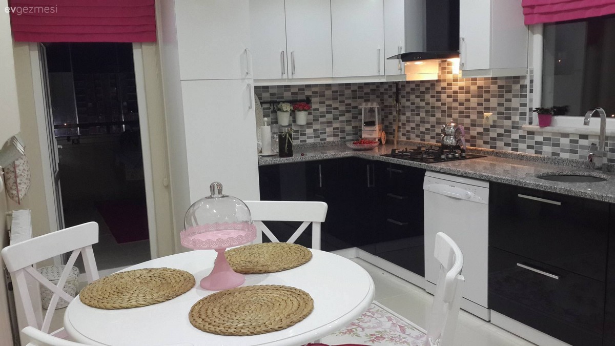 Mutfak, Mutfak aksesuarları, Mutfak masası