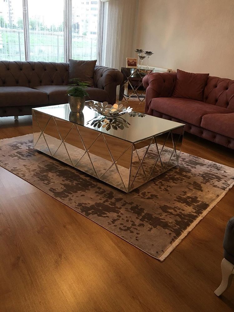 Işıltıların şıklık kattığı, tablo gibi seyretmelik değil, keyifle yaşamalık bir ev. Pelin hanımın dekoru..