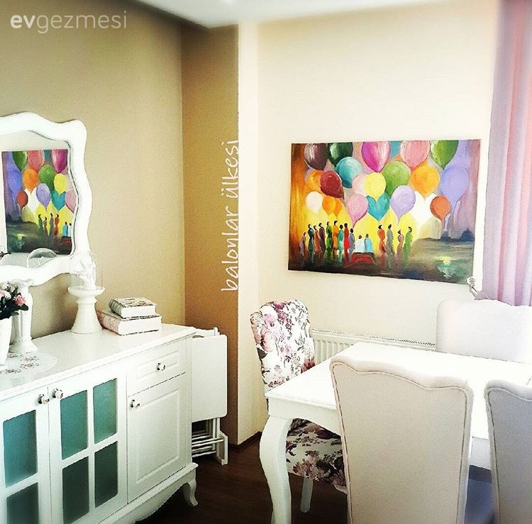 Sezen hanımın romantik ve huzurlu bir havası olan country stil evi..