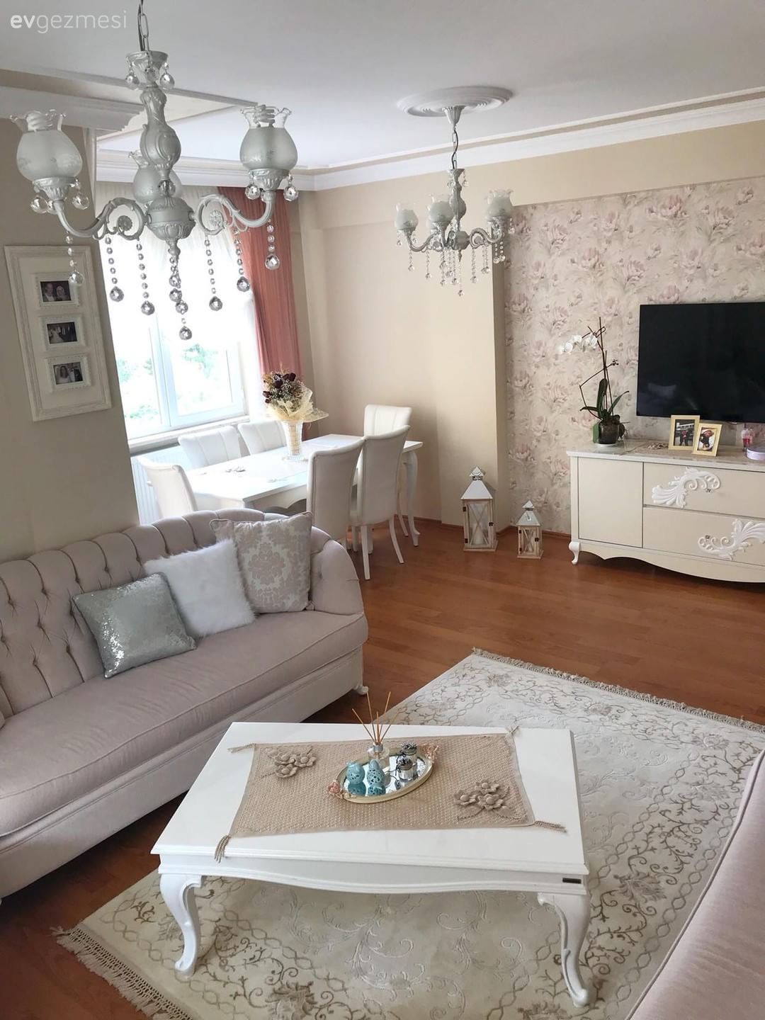 Eskinin ve yeninin tam arasında bir zamanda. Zeynep hanımın evi..