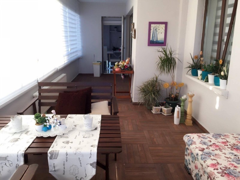 Balkon dekorasyonu zamanı. Gerçek evlerden 28 şahane balkon tasarımı..