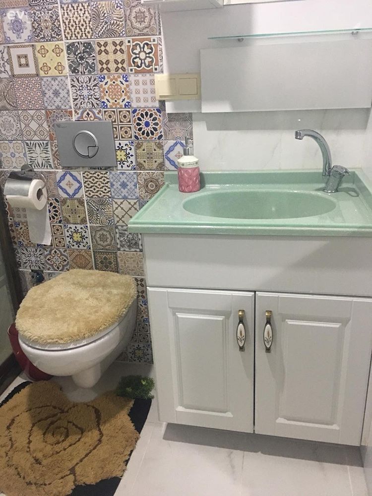 Kendi yaptırdıkları evlerinde renklerin neşesi.. Damla hanımın evi..