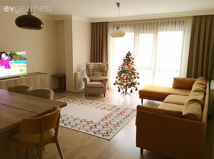 Toprak renklerde, doğal ve sıcak: Deniz hanımın keyifli salonu..