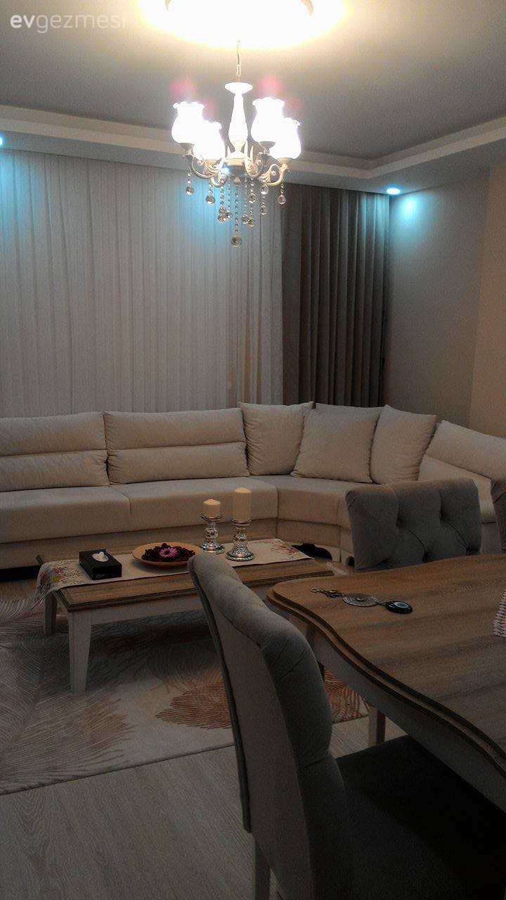 Özlem hanımın modern çizgide, sade ve dingin evi..