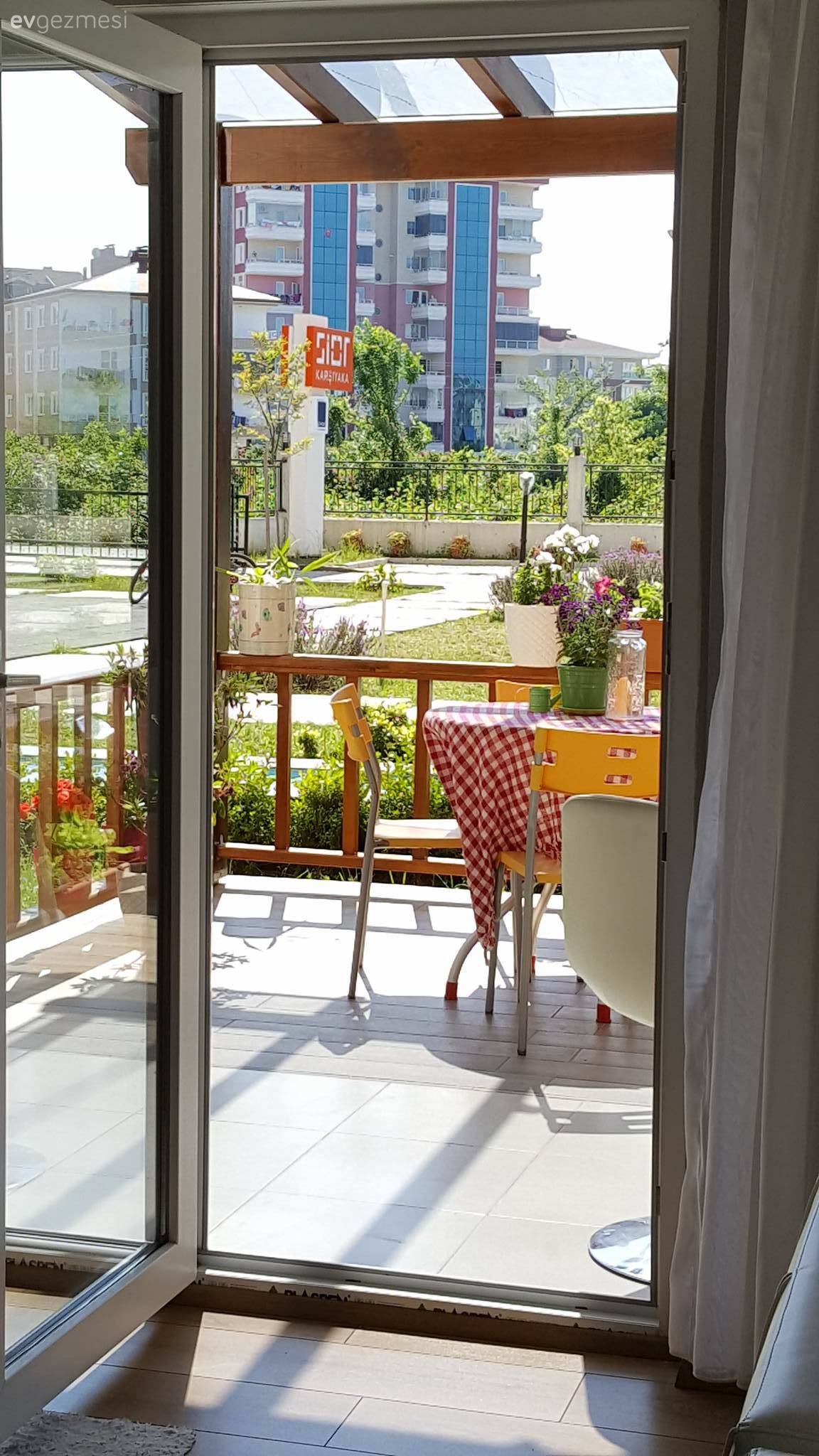 Alanı zenginleştiren detaylarla, sıcak ve şık! Rukiye hanımın evi..