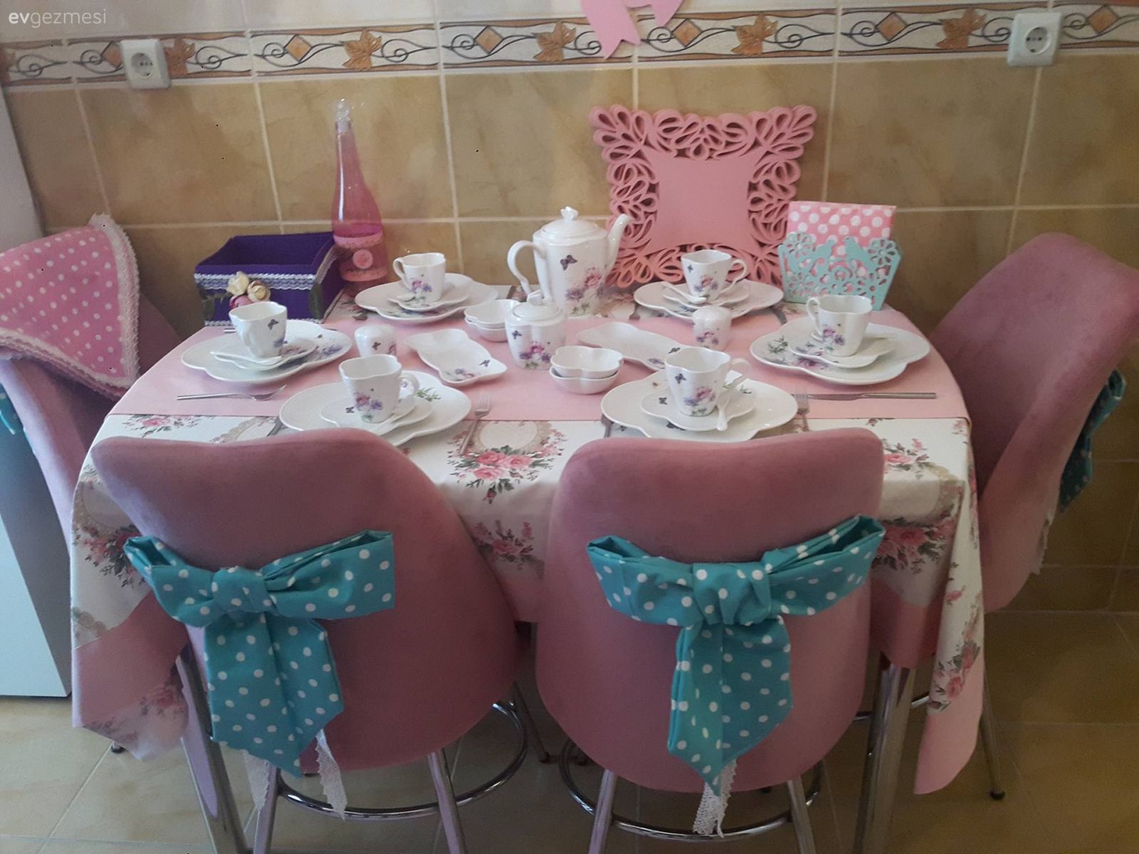 Mutfak masası, Mutfak, Pembe