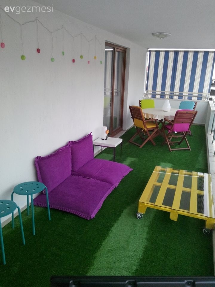 Mustafa Bey'in cıvıl cıvıl balkonu