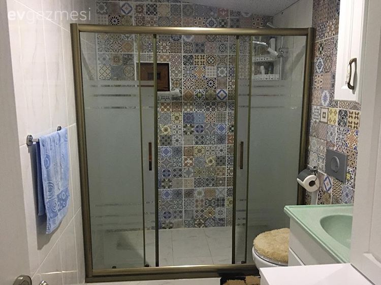 Kendi yaptırdıkları evlerinde renklerin neşesi.. Damla hanımın evi..