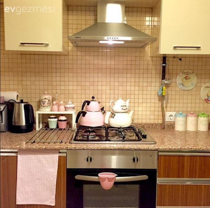 Gizem hanımın yumuşak tonlarla, nostaljik ve iç açıcı evi.