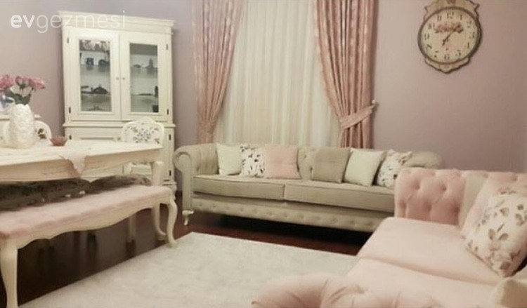 Yağmur hanımın uyumu ön planda tutan, şık ve sıcak evi..