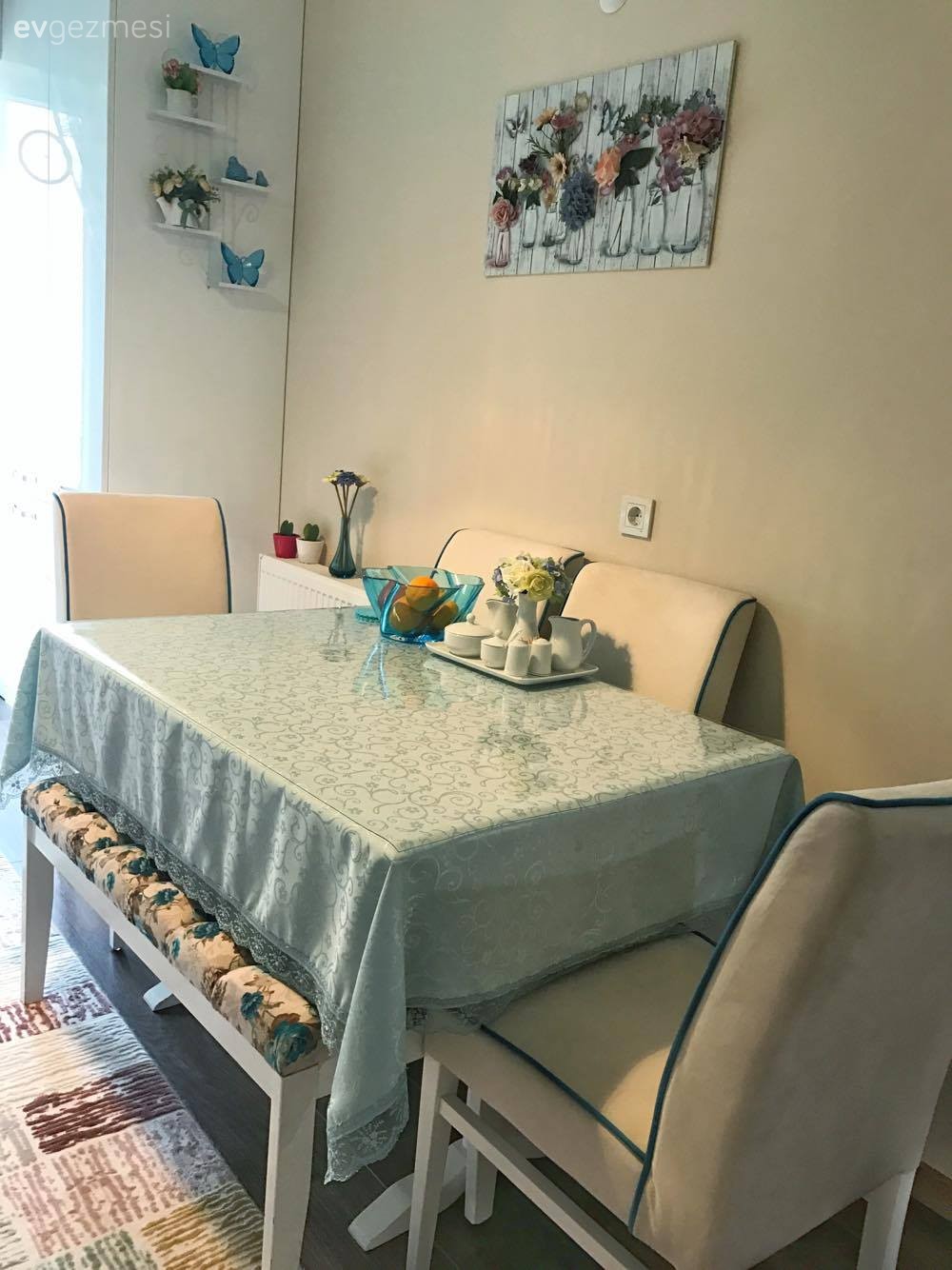 Mavi, Mutfak, Mutfak masası