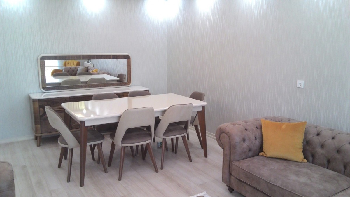 Kahverengi, Salon, Yemek Odası