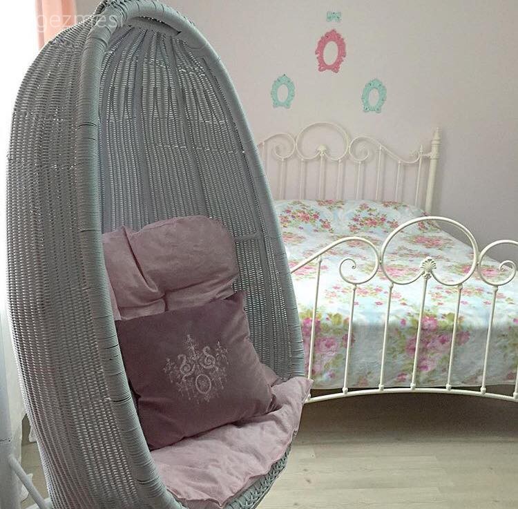 Salıncak, Yatak Odası