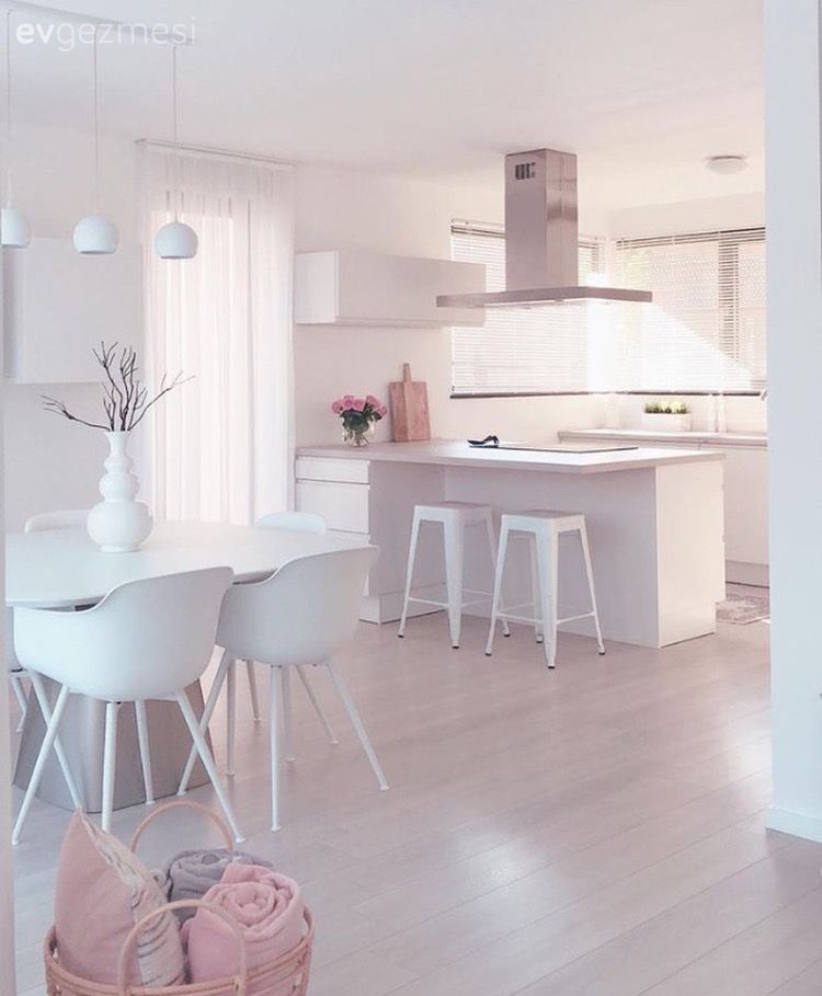 Beyaz mutfak, Mutfak, U-tipi mutfak, Ada mutfak, Ankastre, Yemek Odası, Beyaz, Avize, Bar masa & sandalyeleri