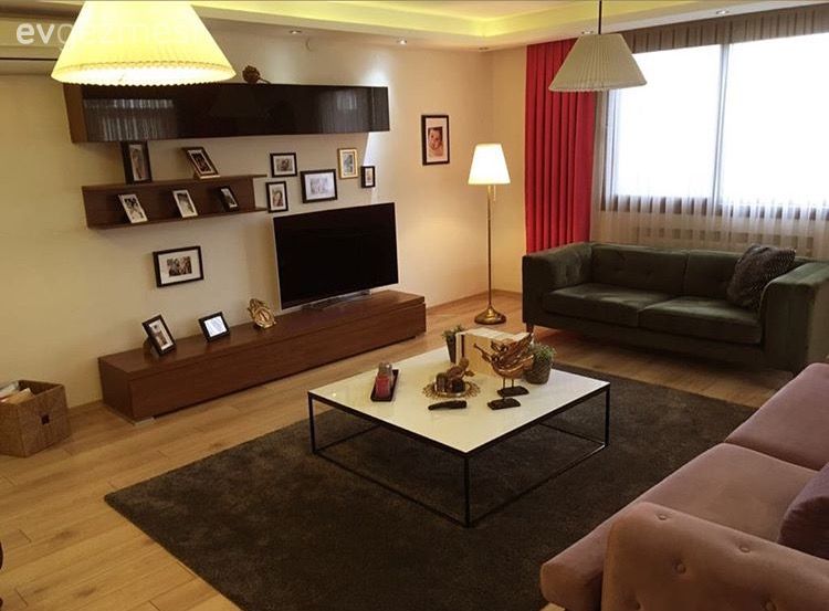 Sıcak renkler, sade çizgide mobilyalar.. Fatma hanımın yeni evi.