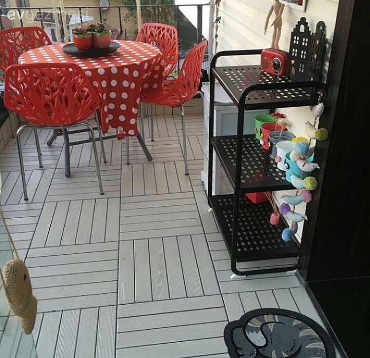 Koyu renklerle iddialı ve stil sahibi bir dekor..