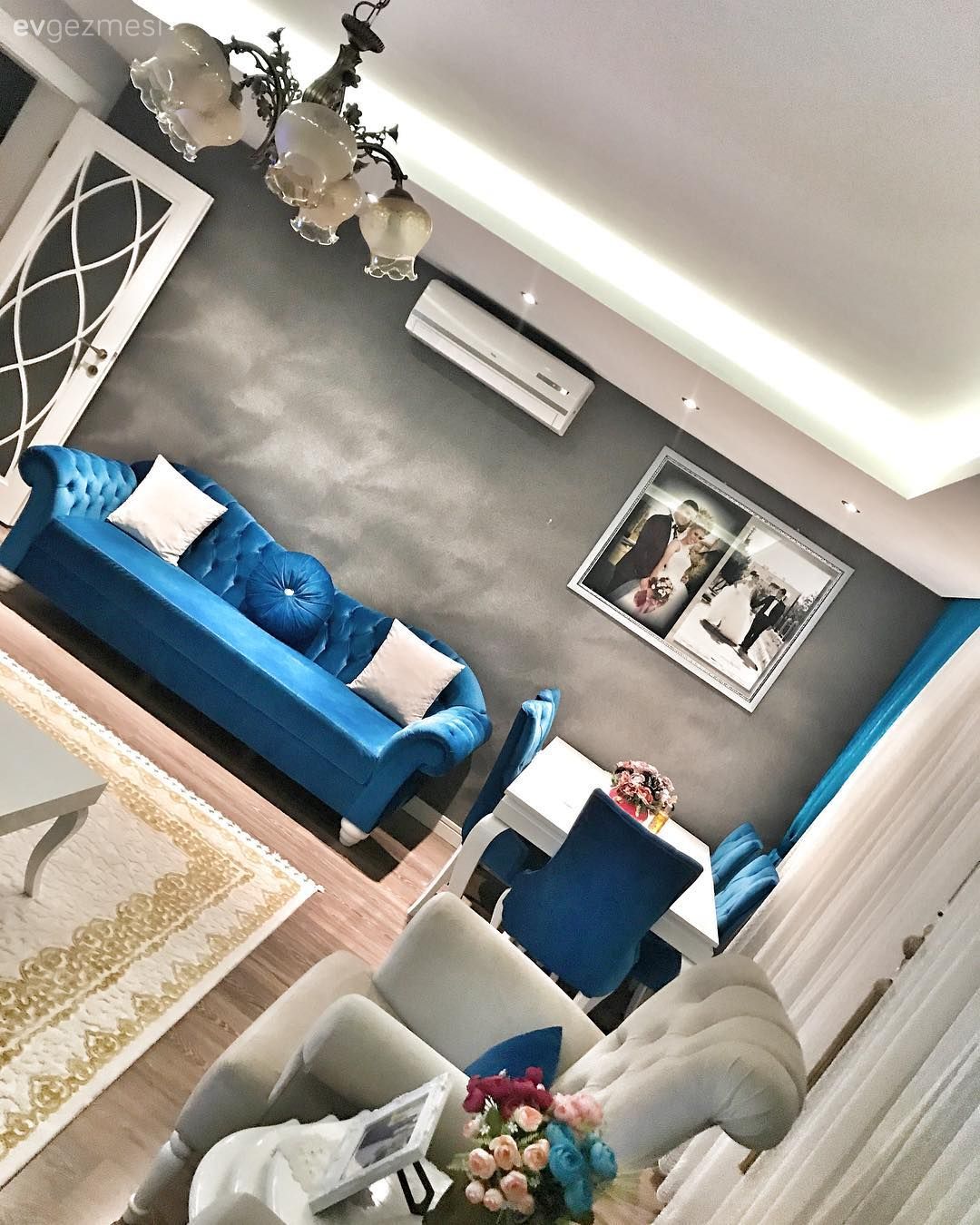 Bu İzmir Evinde Sadelik Klasik Dokunuşlarla Taçlanıyor