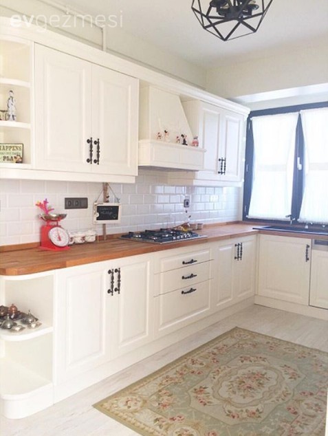 Nostaljik Şıklığın Hakim Olduğu Harika Bir Ev!