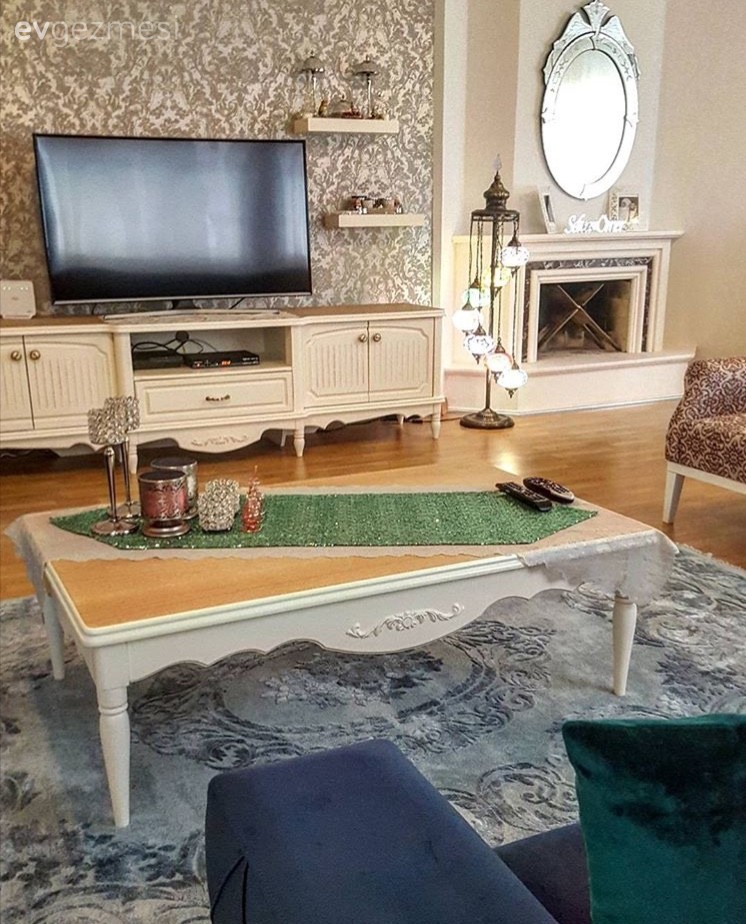 Selva hanımın zümrüt yeşili ve mavi renk ikilisiyle göz alıcı evi..