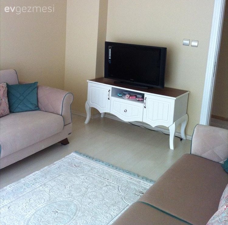 Oturma Odası, Tv ünitesi