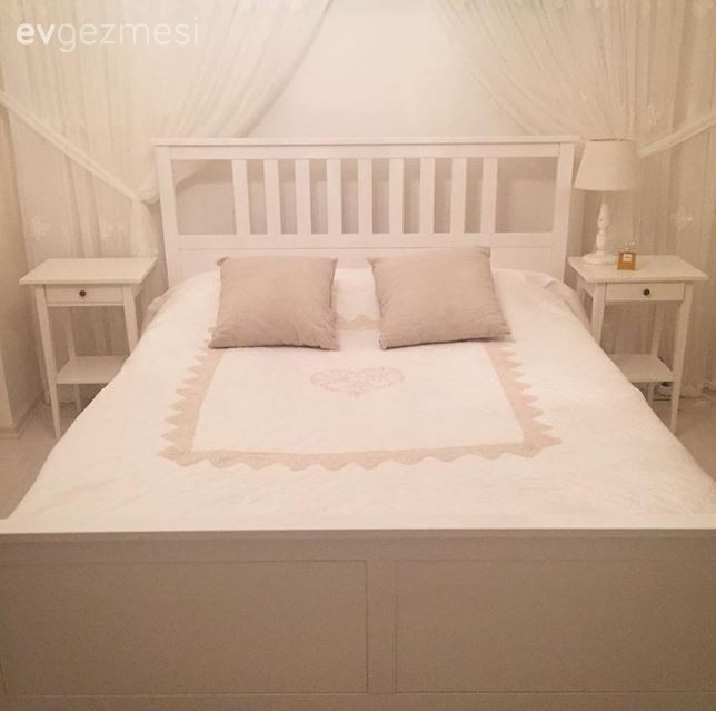 Esma hanımın farklı stilleri uyum içinde kullandığı evi..