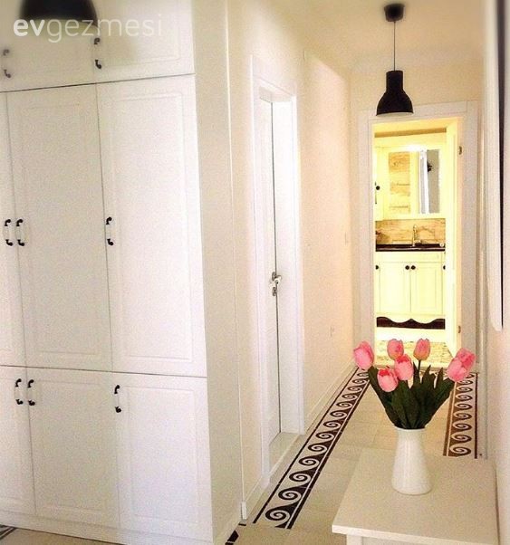 Esra hanımın nostaljik esintilerle kimlik kazanan iç açıcı evi..