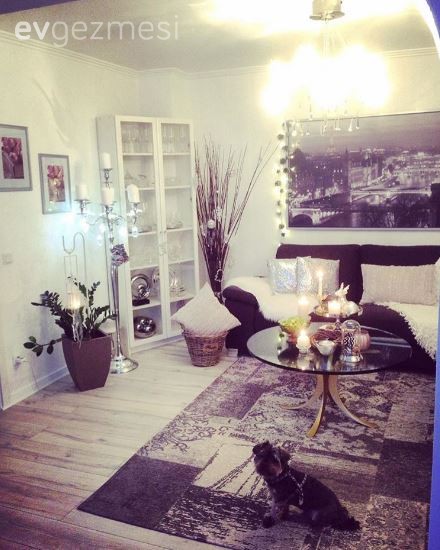 Sultan hanımın siyahı, pembe vurguyla yumuşattığı romantik evi..