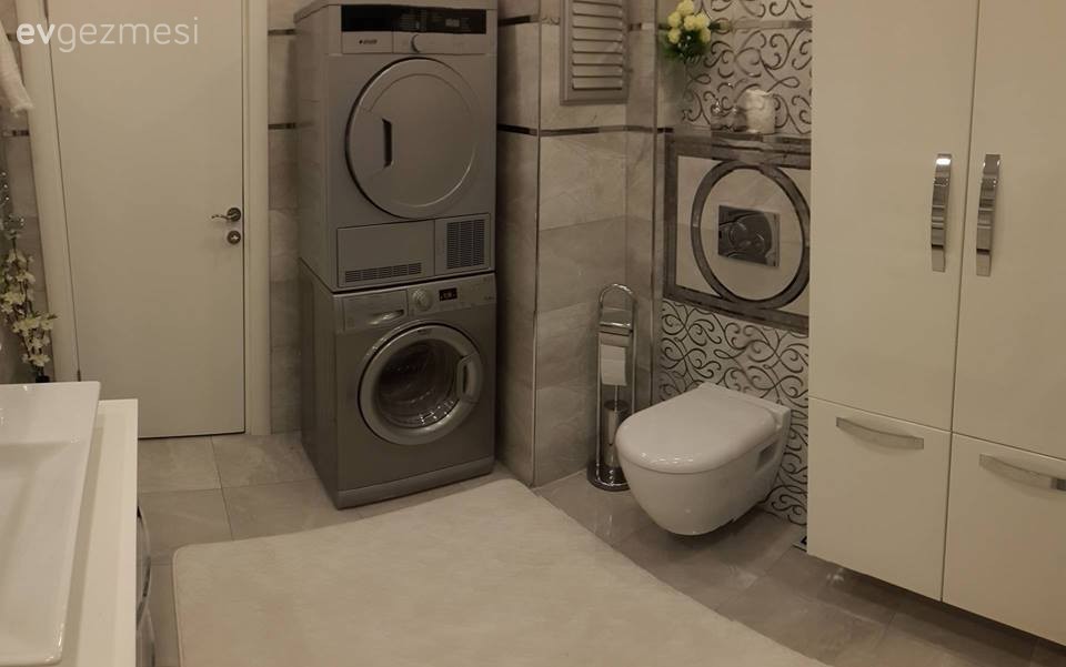 Gülay hanımın sarı ile dinamizm kazanan konforlu evi..