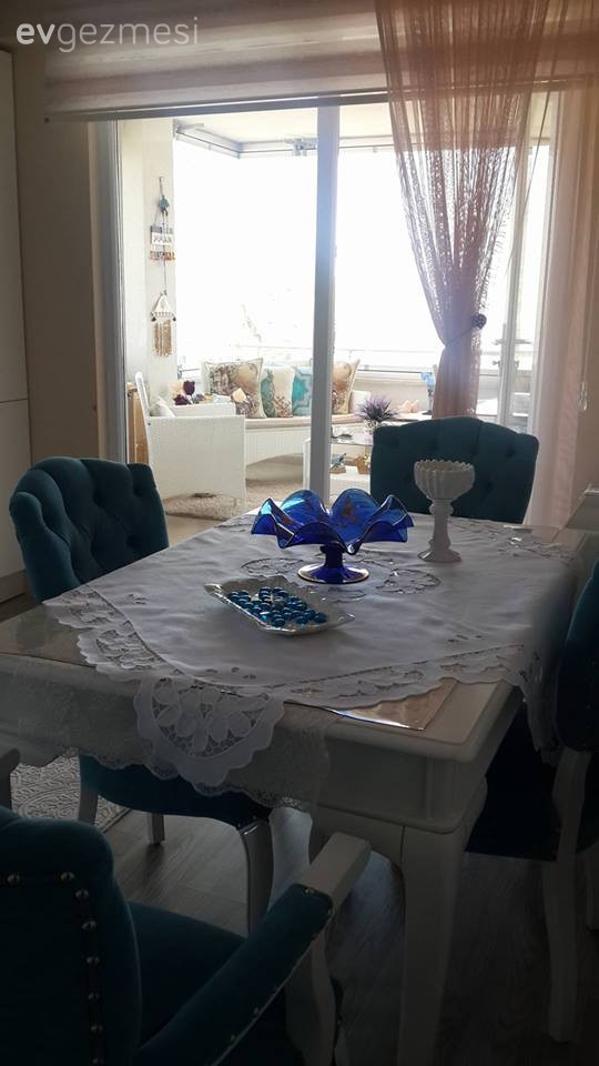 Ecenur hanımın klasik stilde, şık ve keyifli evi..