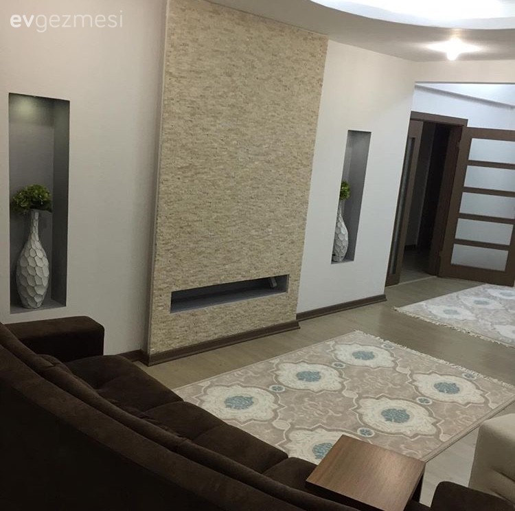 Yağmur hanımın renkli eklemelerle dinamik bir havaya bürünen evi..