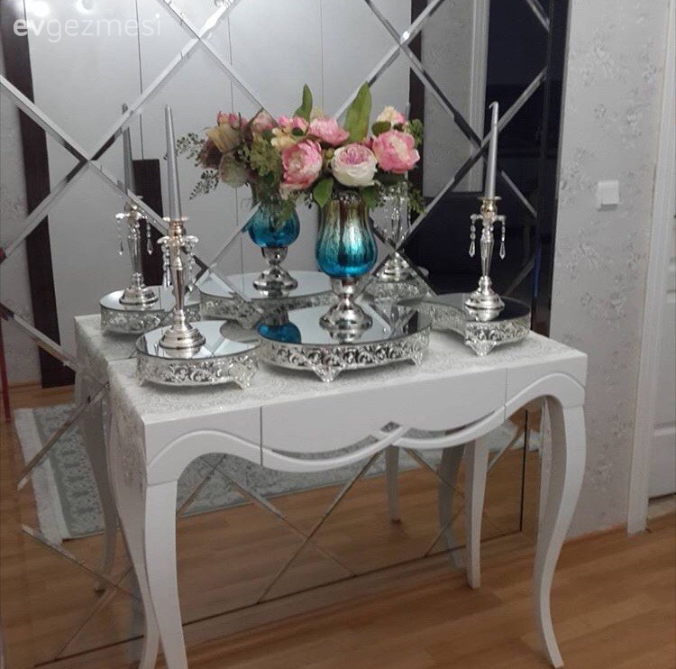 Antre, Ayna, Dresuar