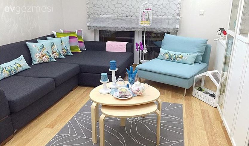 Ayşe hanımın bol dekoratif aksesuarla şekillenen cıvıl cıvıl evi..