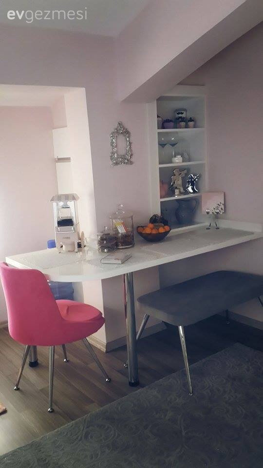 Eylül hanımın altın ve mor hakimiyetinde, özgün ve gösterişli evi..